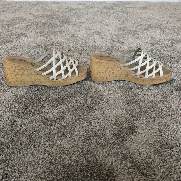 *SOLD* White Wedges - Picture 5 of 8